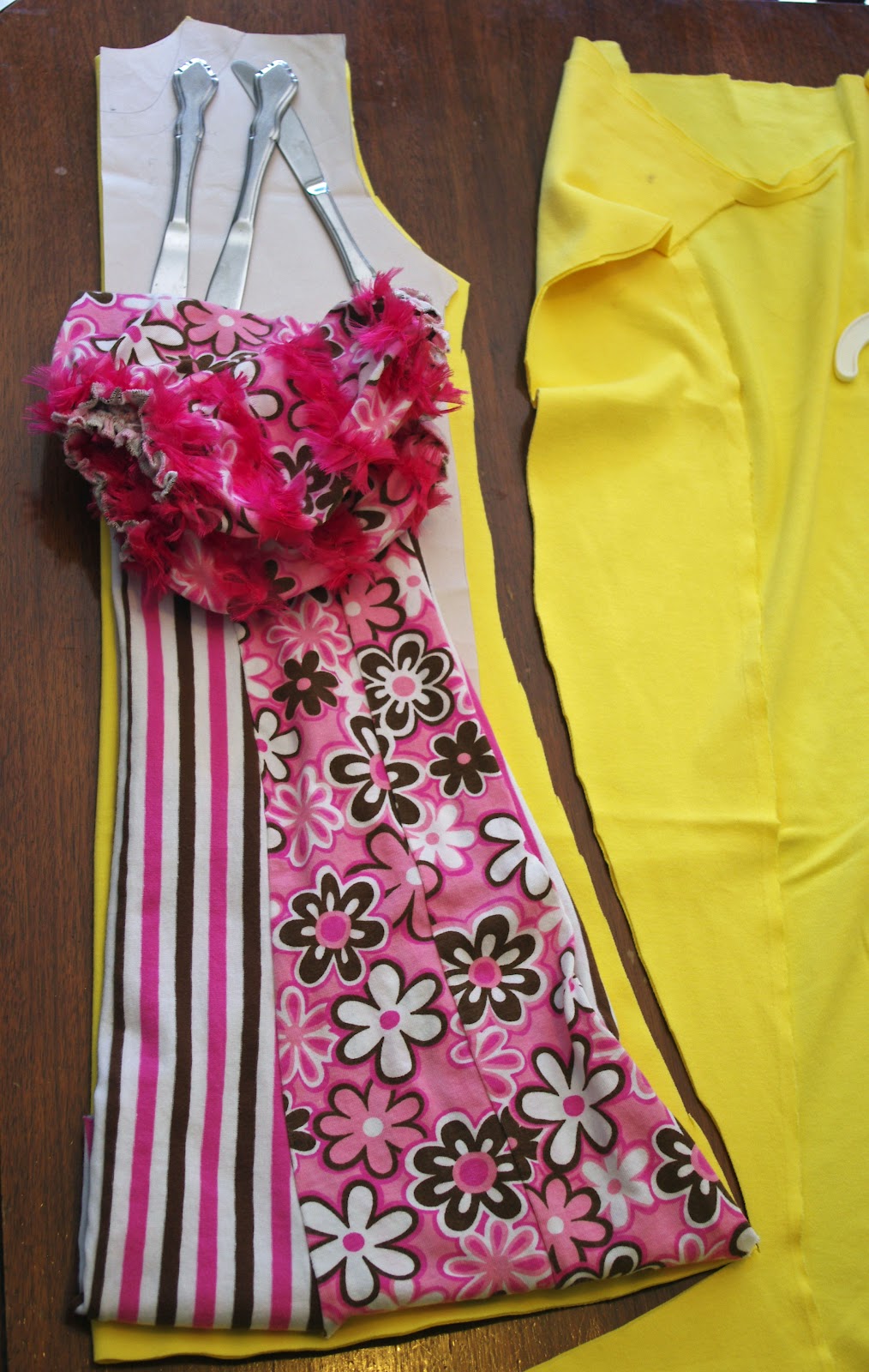 SquigglyTwigs Designs Tuesday's Tute Applique Dress