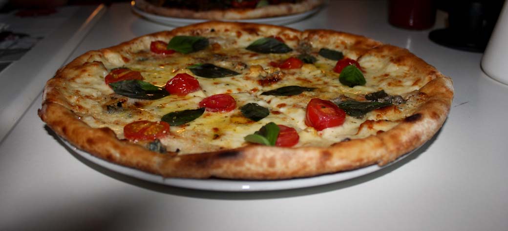 OLIVIA’S PIZZERIA gezenyer