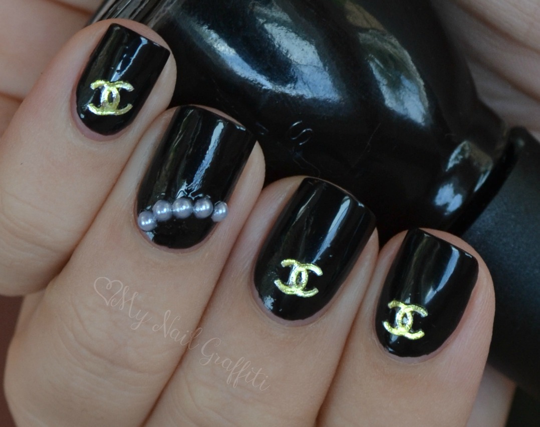 chanel sign charms for nails