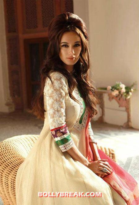 Evelyn Sharma in Churidar Punjabi Suit - (4) - Evelyn Sharma Hottest Pics 2012