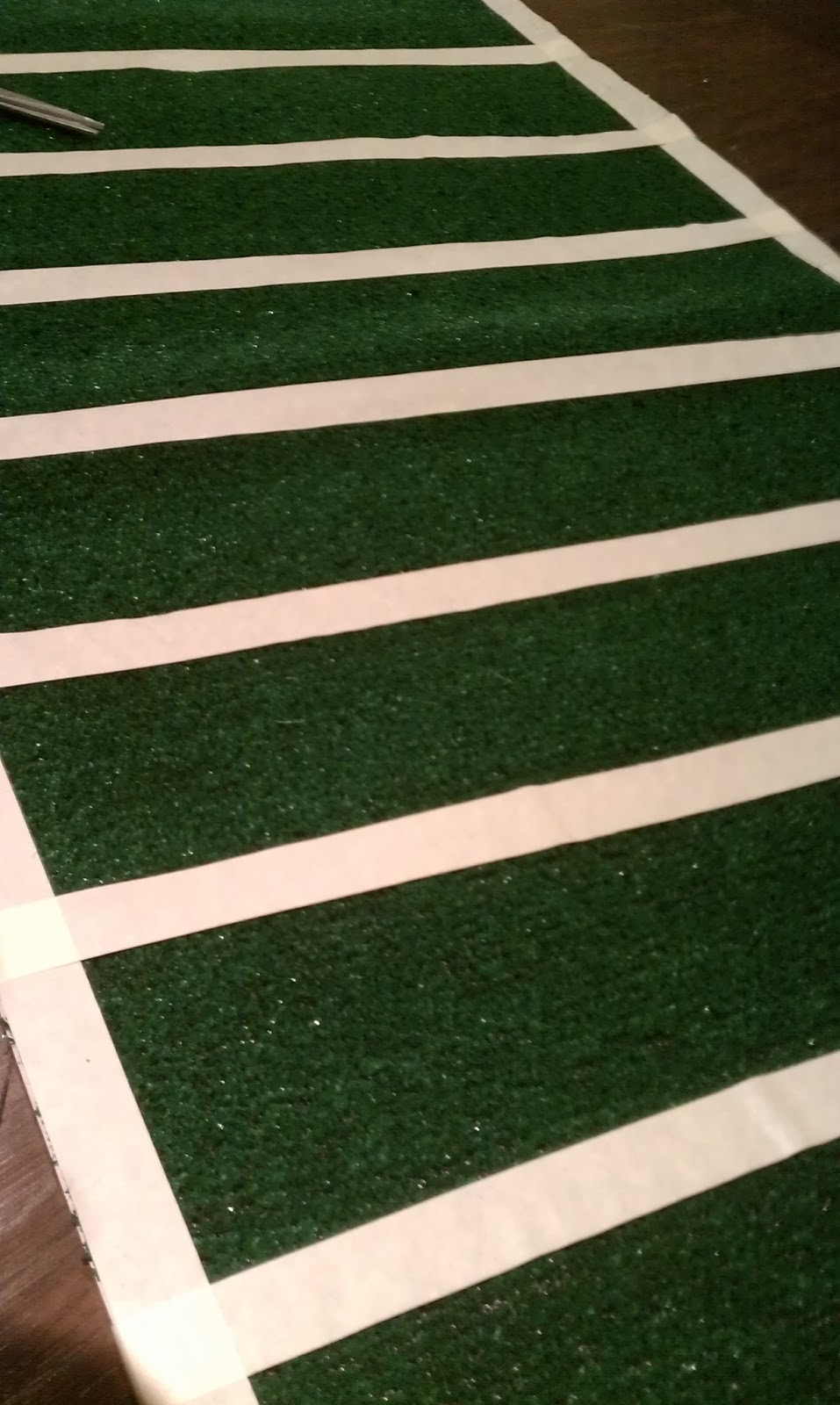 Nadia's DIY Projects Easy DIY Super Bowl Football Field Table Runner