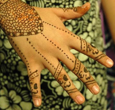 Latest Mehndi/Henna designs For Kids