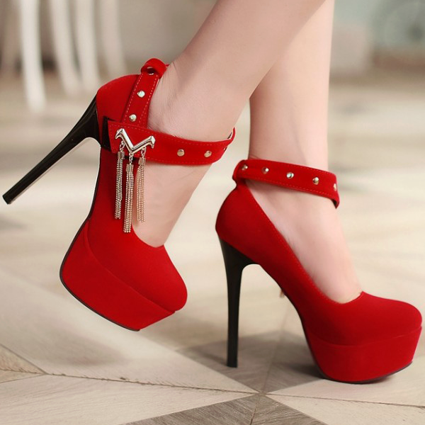 trendy female shoes