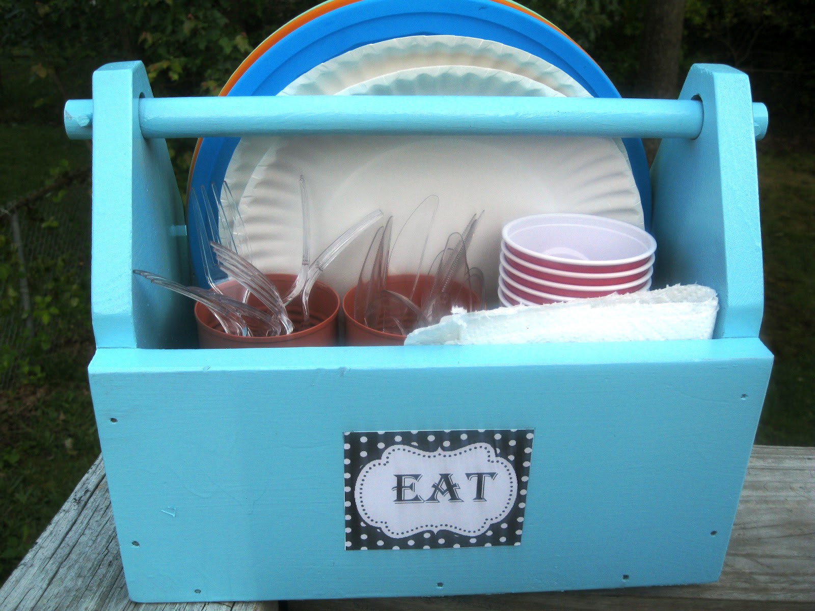 TIP GARDEN No Cost Picnic Caddy