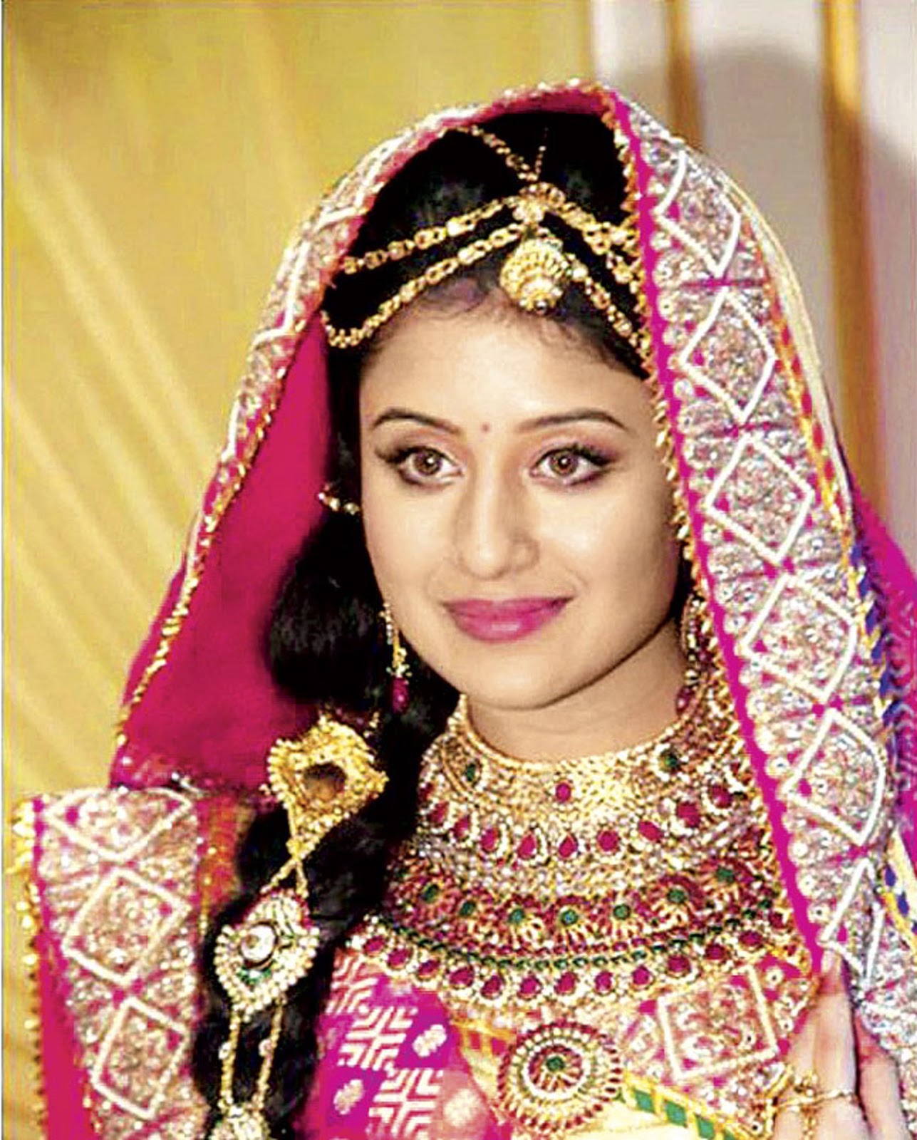 free stars wallpaper: Beautiful Paridhi Sharma HD Wallpaper