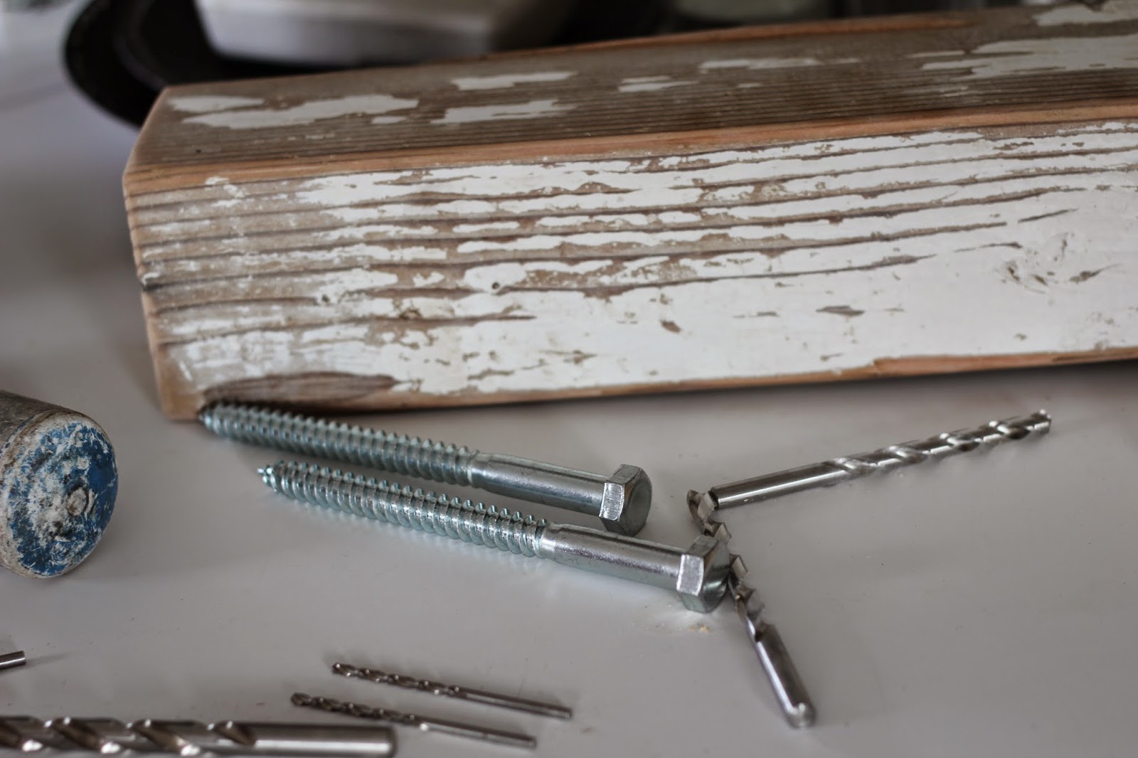 P N K DIY Floating Ledge Shelf