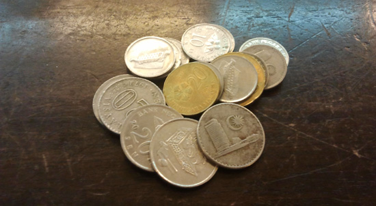 Simpan duit syiling sikit-sikit lama-lama jadi bukit