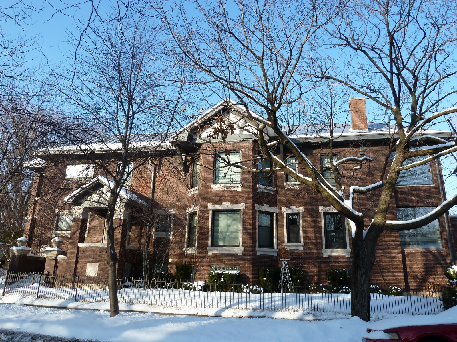 The Chicago Real Estate Local Lakewood Balmoral single family home sales