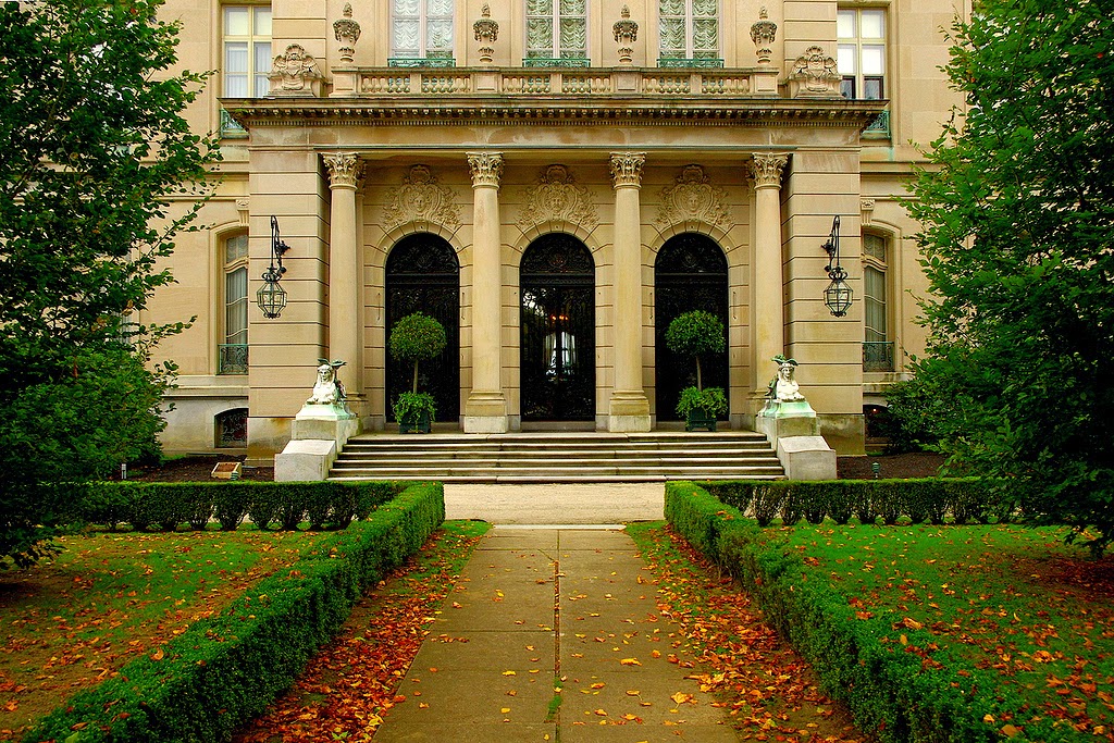 Big Old Houses A Very Big Stage Old Houses House Dining Room House