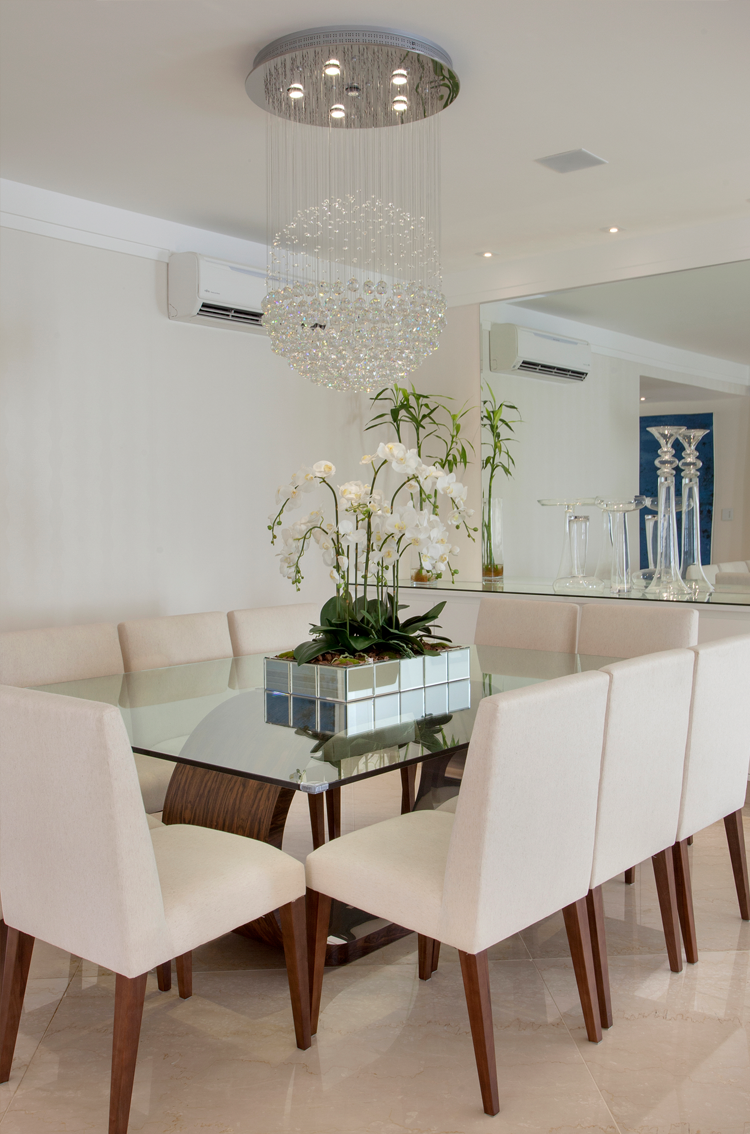 sala de almoço ficou um encanto com essas quatros cadeiras Louis Sala De Jantar Iara Kilaris ~ sala de almoço ficou um encanto com essas quatros cadeiras Louis