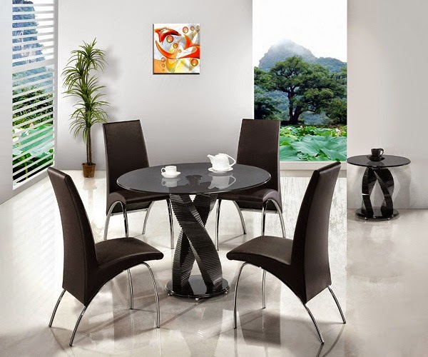 black Round Dining Table