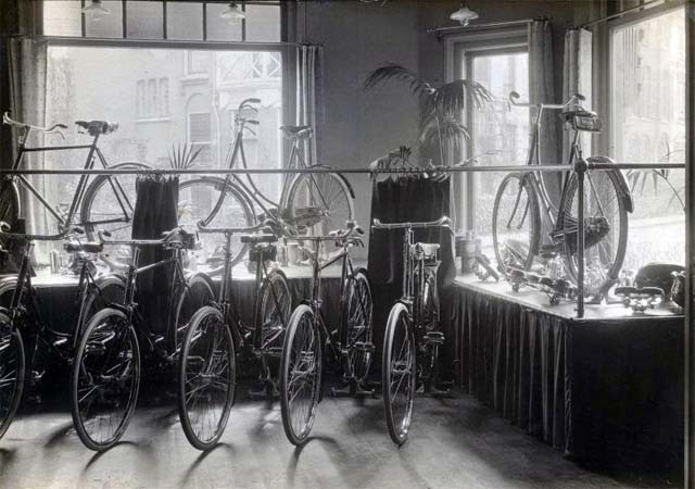 bicycle shop design picture