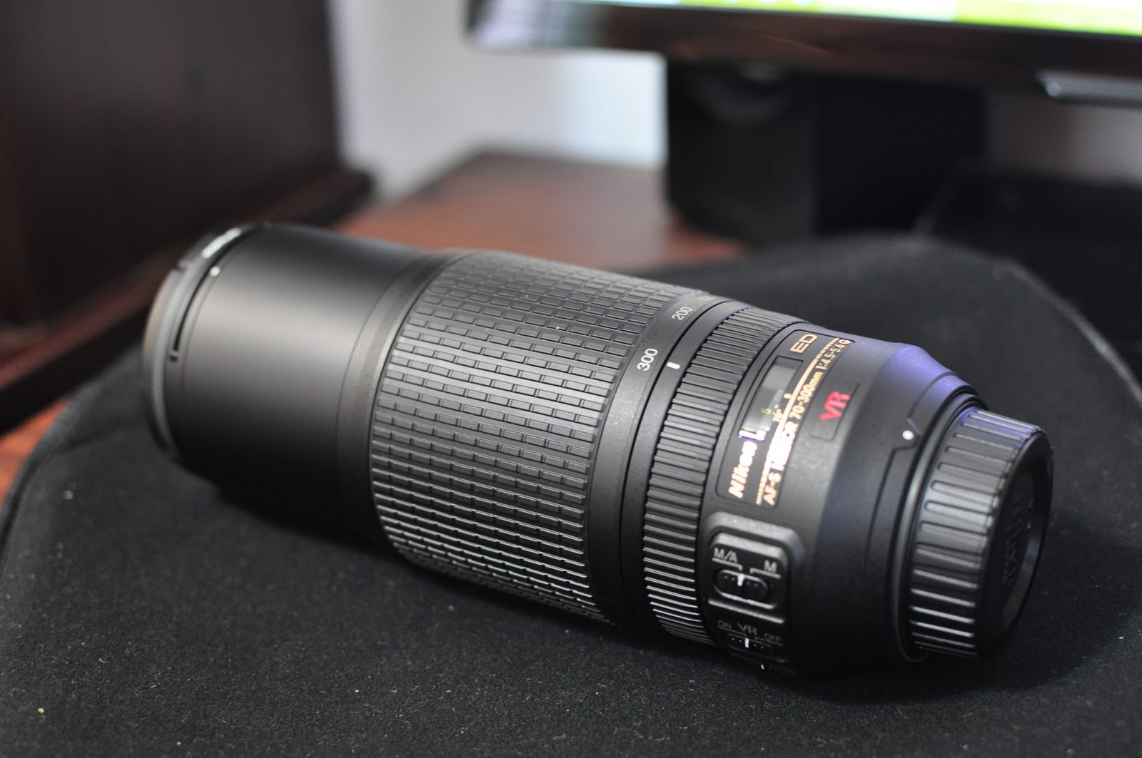 開箱] Nikon Nikkor 70-300mm f/4.5-5.6G IF-ED AF-S VR 簡單開箱