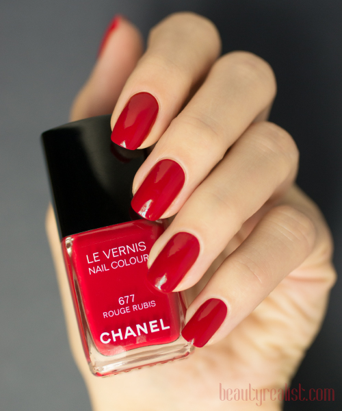 Chanel Rouge Rubis 677 swatch