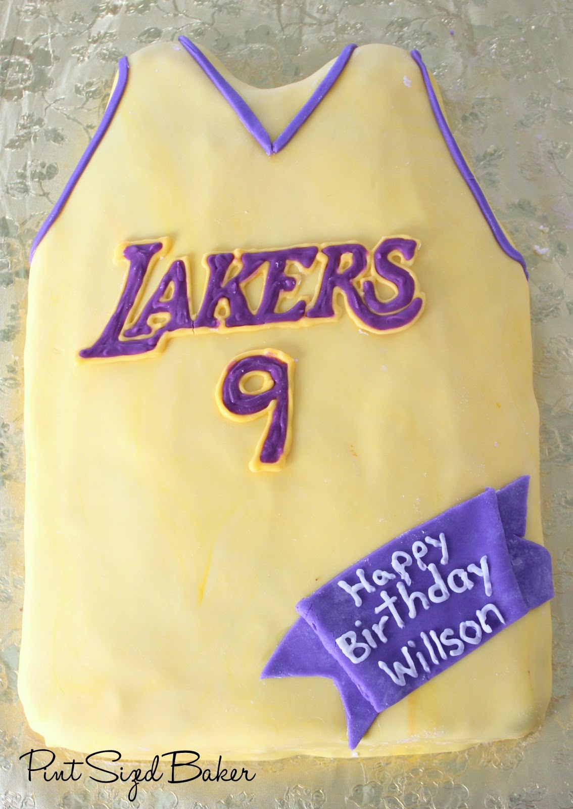 Laker S Jersey And Basketball Cake Pint Sized Baker