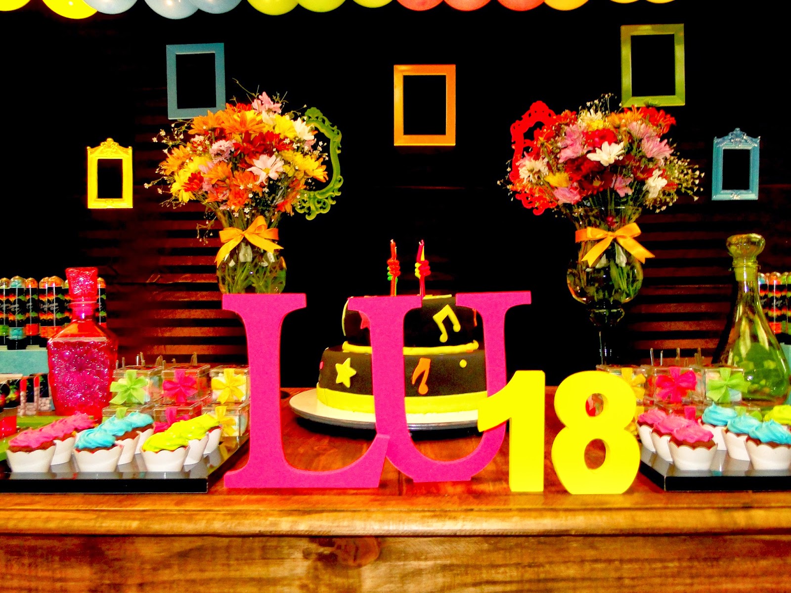 decoracao festa neon:Festejar Ateliê de Festas e Lembrancinhas: Neon Party para Luciana ! decoracao festa neon:Festejar Ateliê de Festas e Lembrancinhas: Neon Party para Luciana !