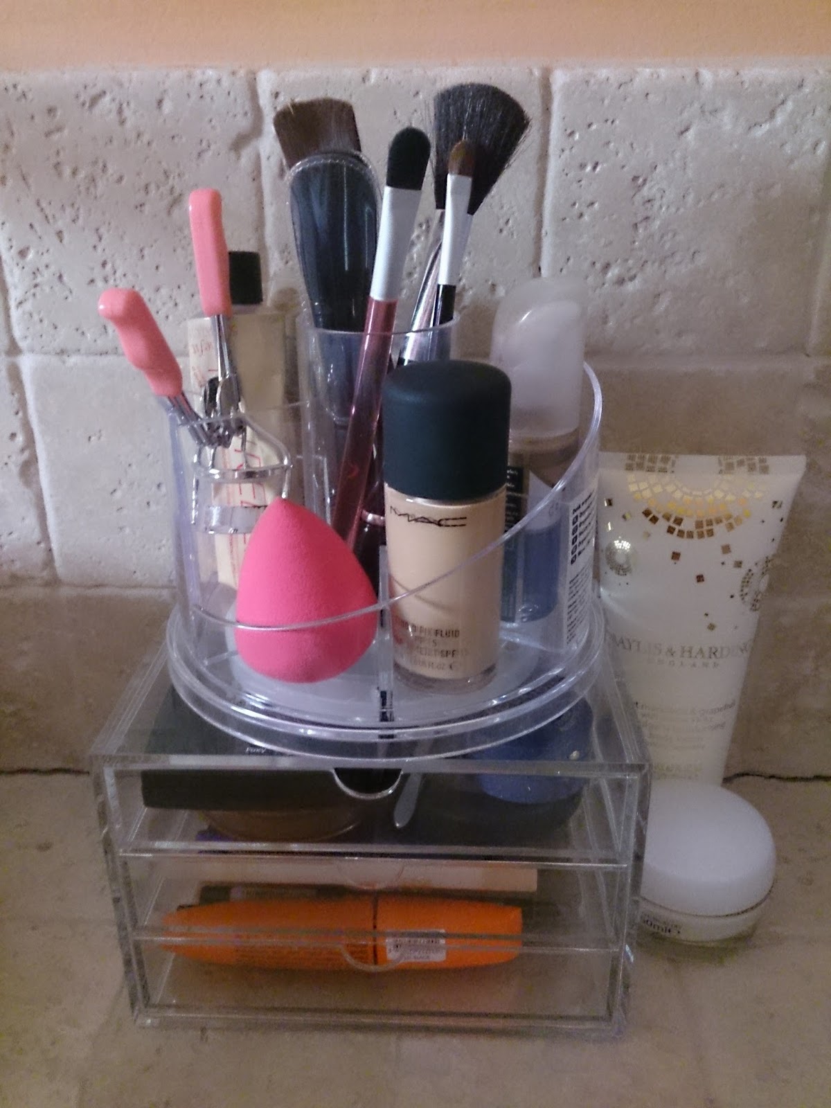Robin Sparkles Blog Makeup and brush storage clear acrylic drawers