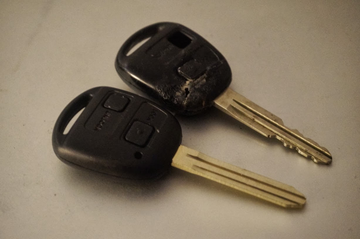 Fixing a Toyota remote car key