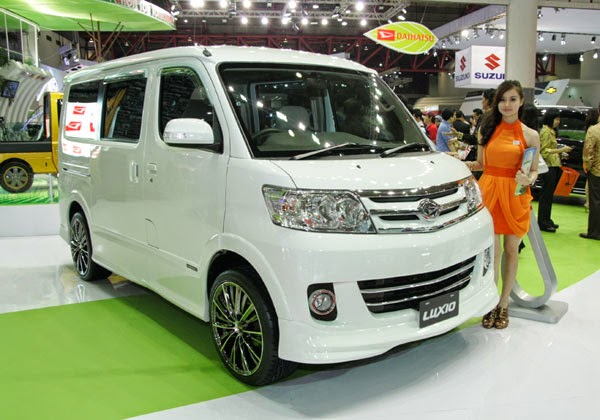 New Daihatsu Luxio VS New Nissan Evalia New Daihatsu Luxio VS New Nissan Evalia
