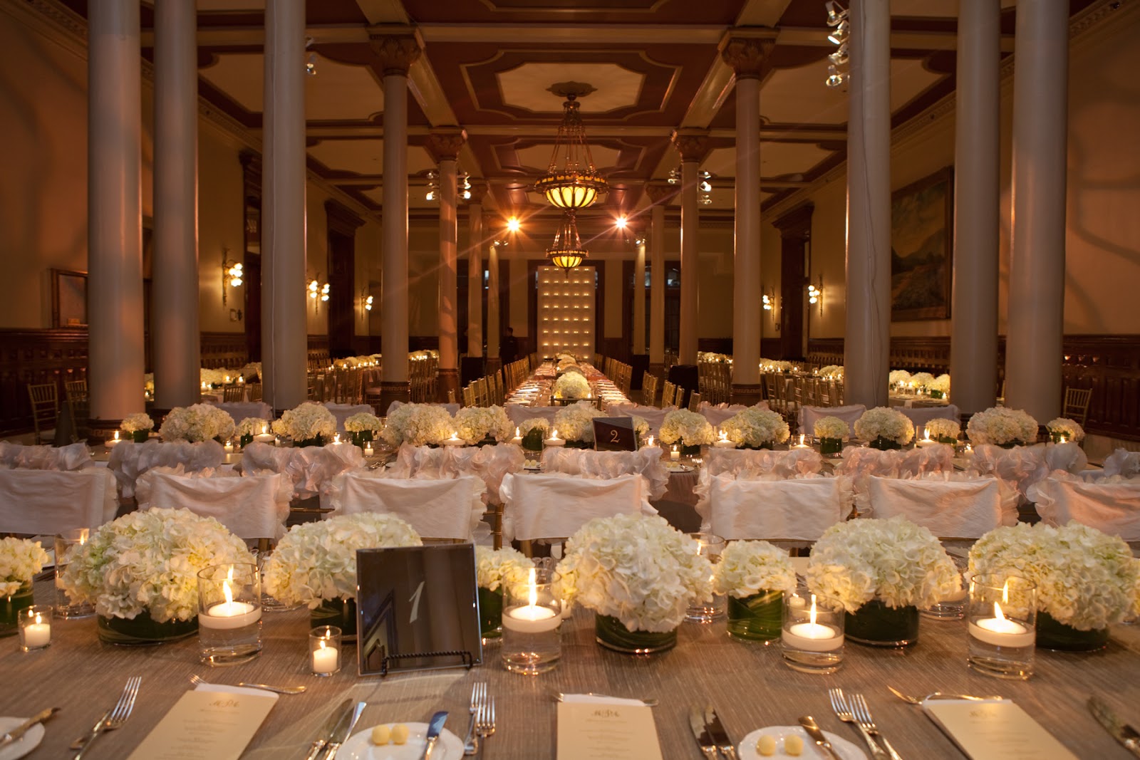 Flower Pulse Elegant Estate Tables