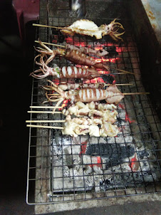 Barbecue squid at Vientiane Night market.L