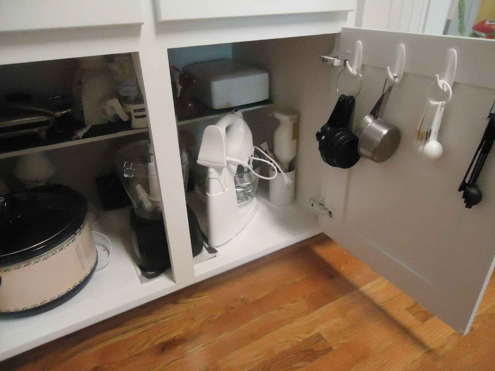 bakeware organizer