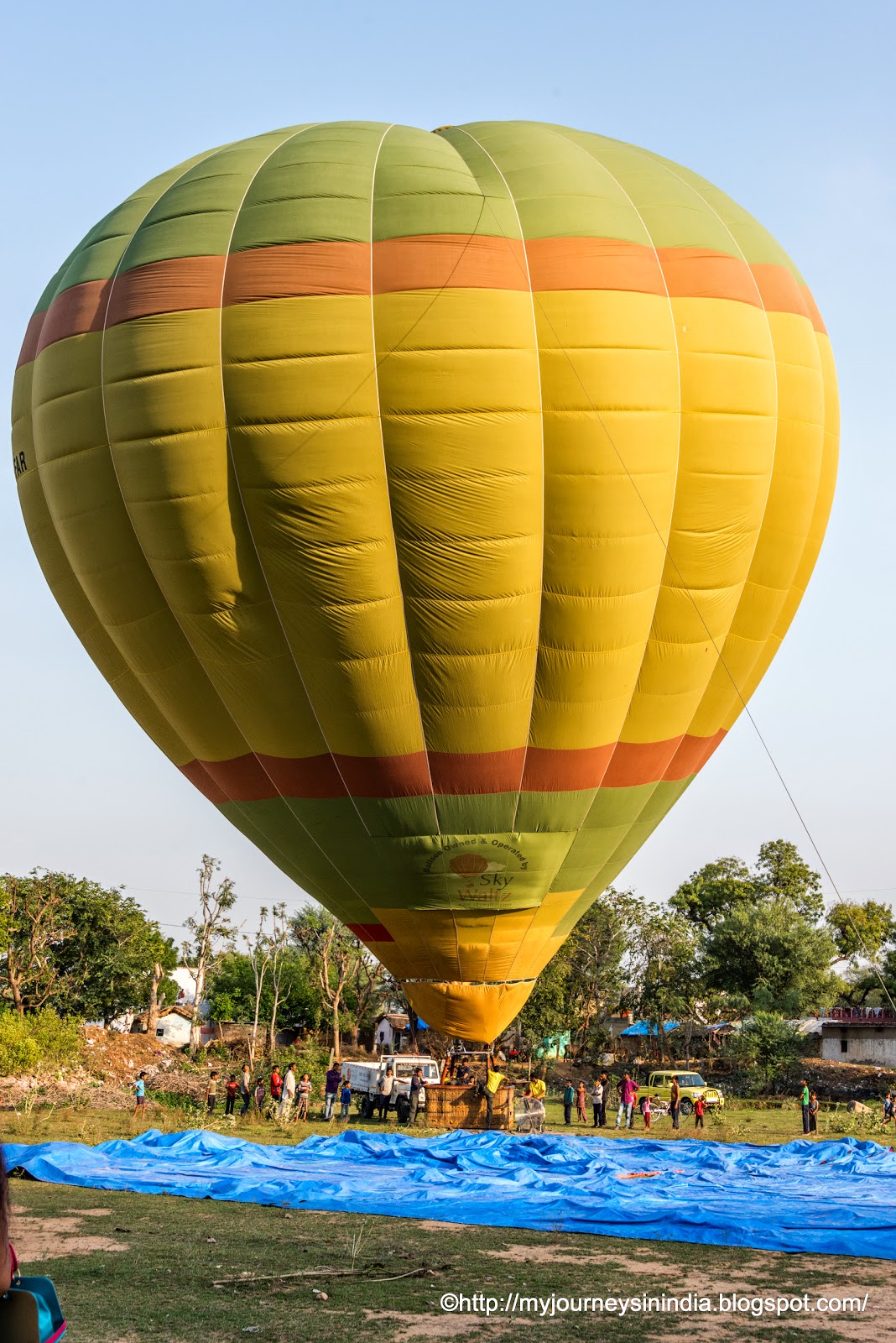 Hot Air Ballooning at Jaipur, Rajasthan India, Near Amer Fort Hot Air Ballooning at Jaipur, Rajasthan India, Near Amer Fort
