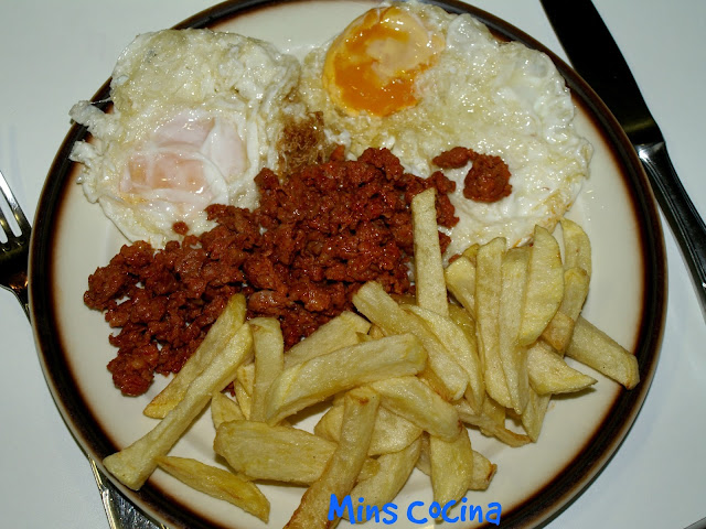 Huevos Fritos Con Zorza Y Patatas
