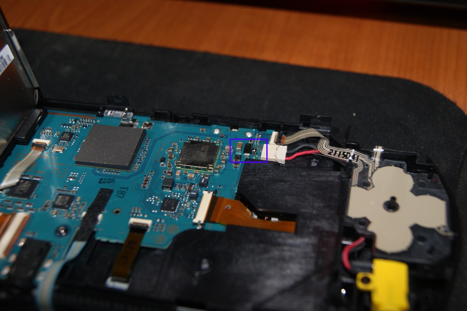 Petros Projects and stuff Sony psp e1004 (fuses)