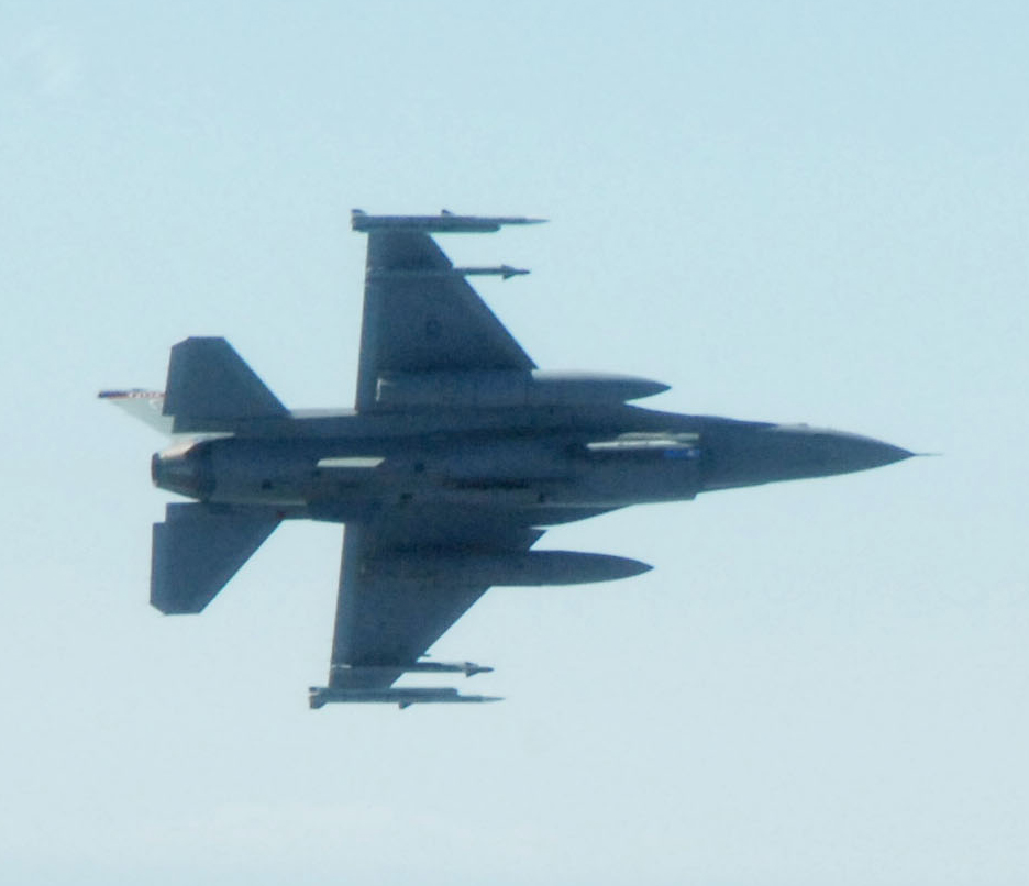 Ode Street Tribune expect loud aircraft noise tonight