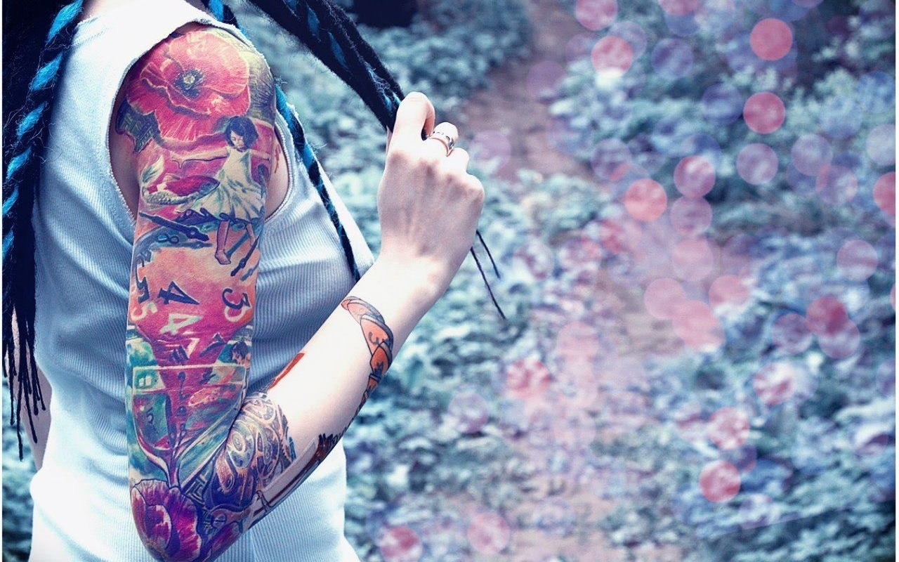 Tattooed Women Wallpaper