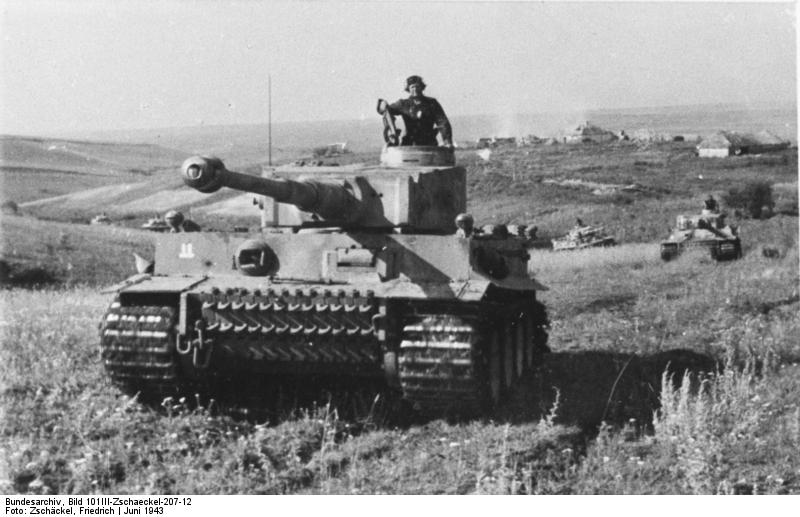 Bundesarchiv_Bild_101III-Zschaeckel-207-12,_Schlacht_um_Kursk,_Panzer_VI_(Tiger_I).jpg