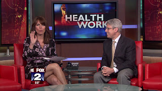 Deena Centofanti (@fox2deena) WJBK FOX 2 Detroit - Sexy Leg Cross