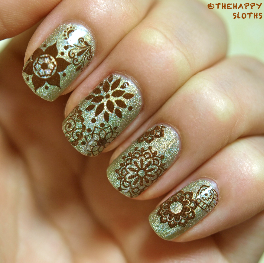 Henna Nails: Manicure Featuring bigRuby Henna Nail Tattoos | The Happy