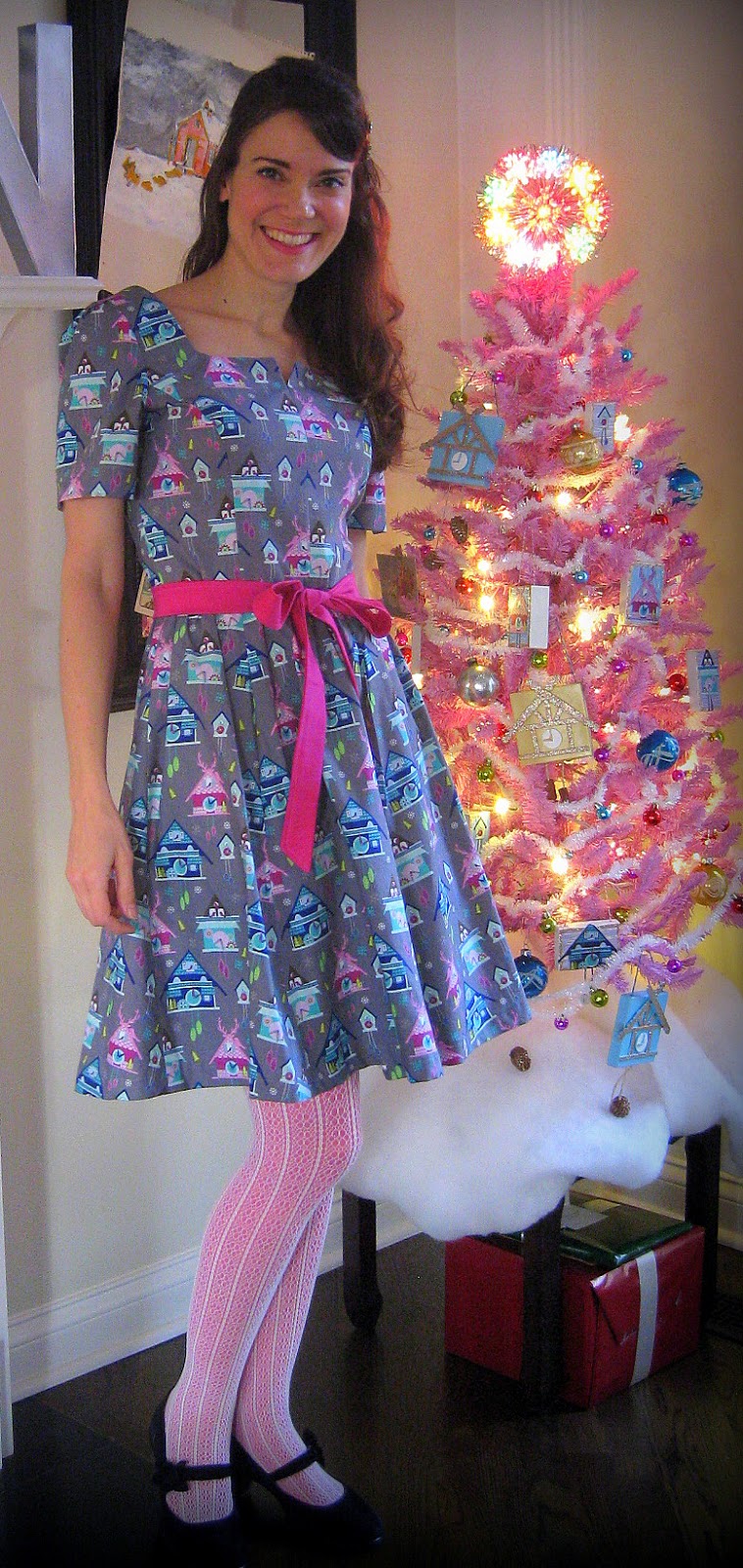 Cassie Stephens how to wear vintage; light up dress; dress with