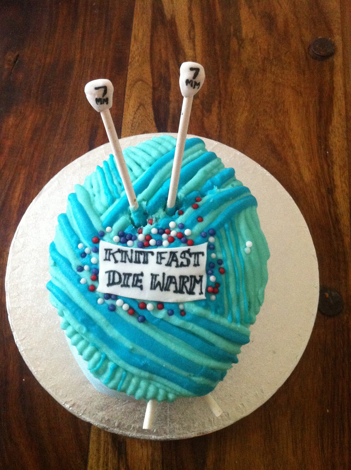 RIDICULOUS CAKES Knit fast, die warm.