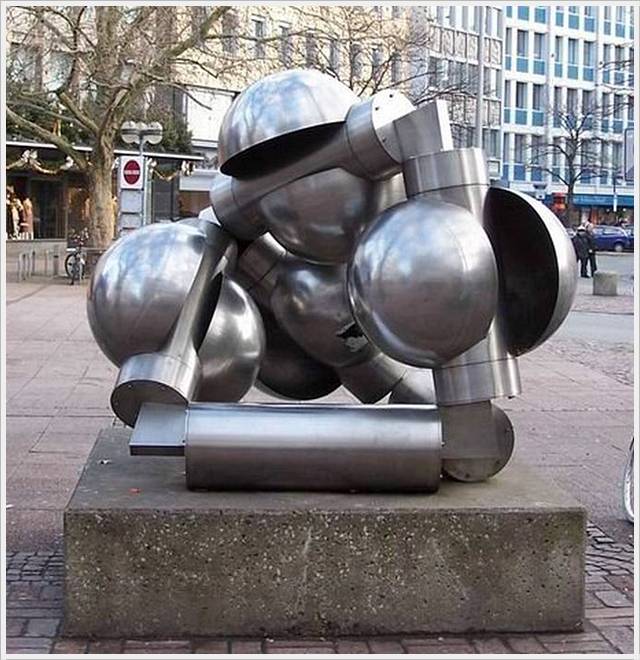 Interesting and funny pictures Strange Statues Around the World