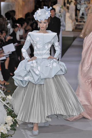 CHRISTIAN DIOR HAUTE COUTURE FALL-WINTER 2006-2007 - RUNWAY MAGAZINE ®  Collections