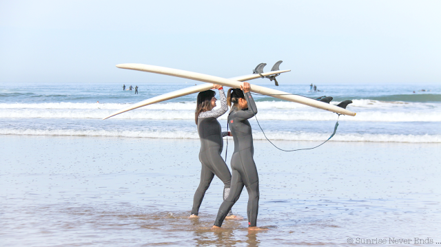 lady slider,biarritz,billabong,surfer girl,beach girl,surf,longboard,cote des basques,biarritz surf training,nora,elodie,guava and coconut,sunrise never ends