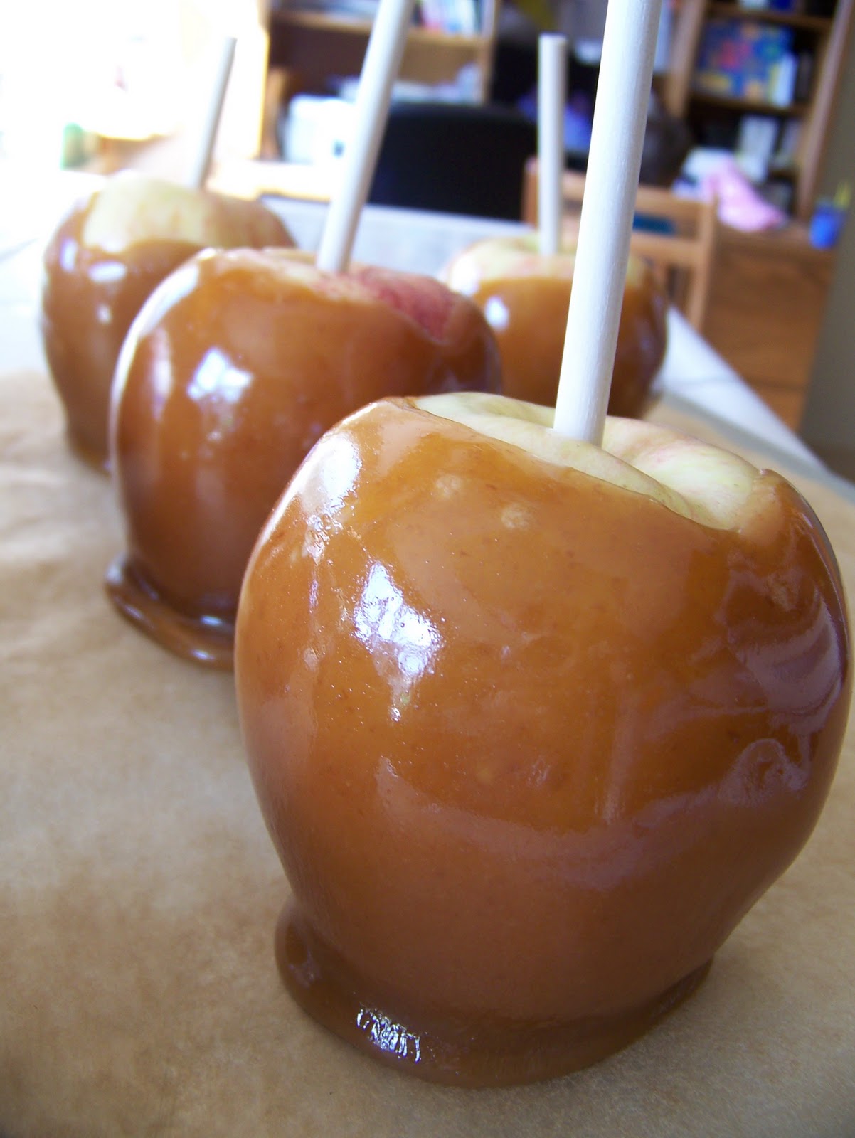 Near to Nothing Caramel Apples!!