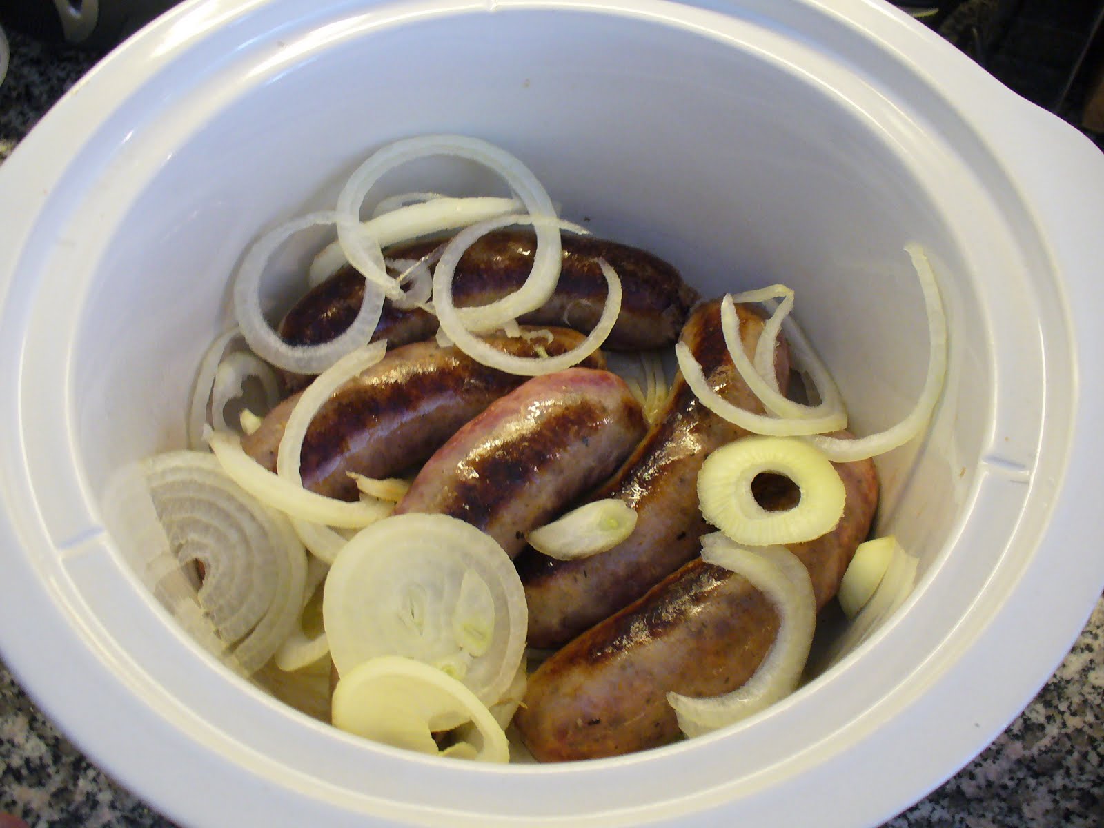 Recipe Shoebox Bratwurst in a Slow Cooker
