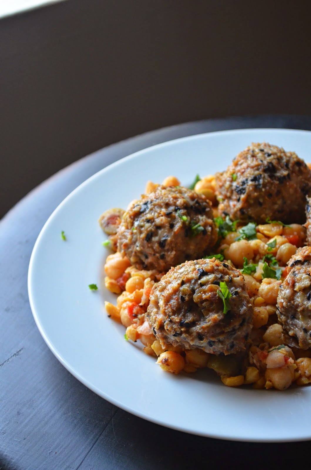 amour fou(d) sesamespiced turkey meatballs with chickpea salad.