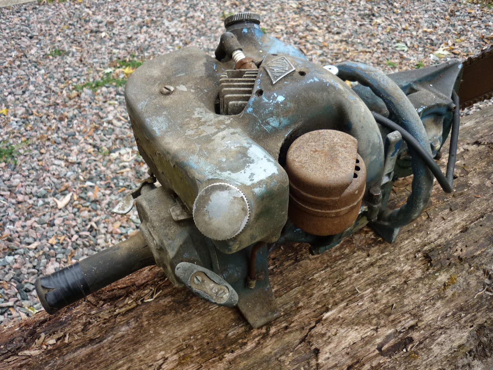 VINTAGE CHAINSAW COLLECTION TITAN 40.