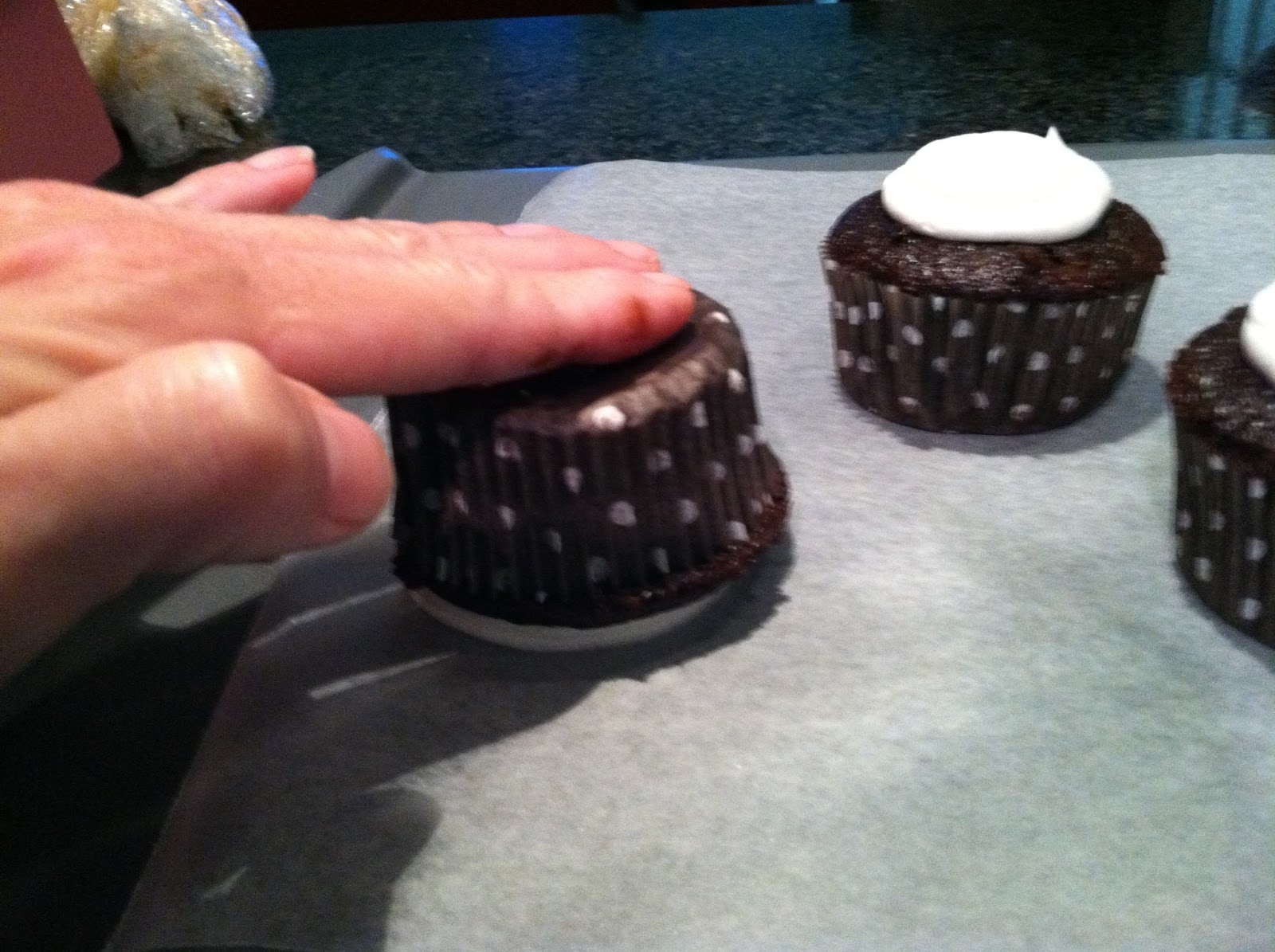 Edge Desserts Flat Top Cupcake Decorating without Fondant