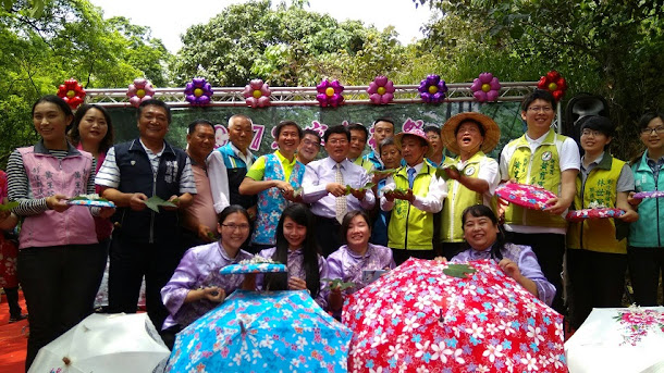 彰化縣的客家桐花祭活動21日起展開,各個主辦單位盛情邀請民眾多來八卦山賞花。 彰化縣的客家桐花祭活動21日起展開,各個主辦單位盛情邀請民眾多來八卦山賞花。