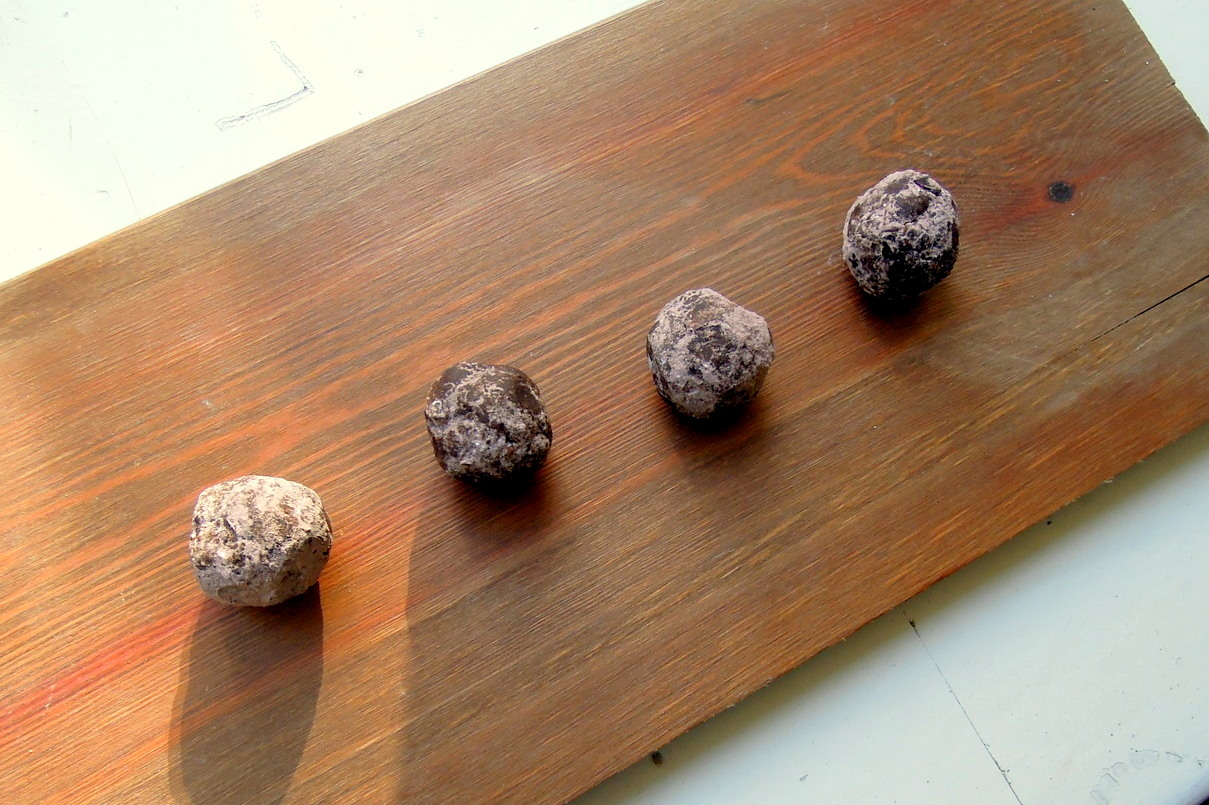 chowgypsy Welsh Bosom Buddies meets Raw & Healthy Chocolate Truffles