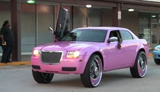 pink-cjrysler-300-2.JPG