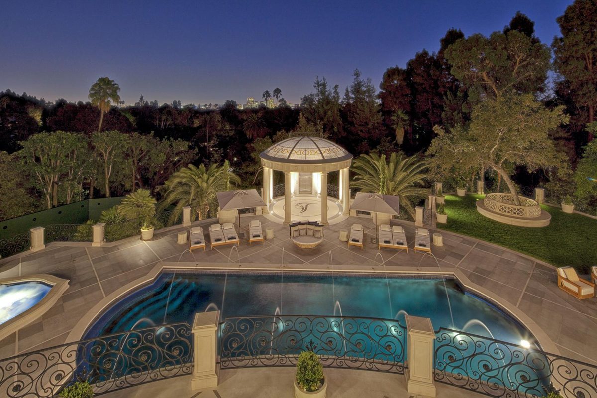 Luxury houses, villas and hotels Liongate Bel Air Megamansion 65 Million