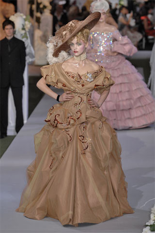 2007 dior christian couture rococo fall dress inspired polonaise style fashion runway collection haute era sunday ode inspiring robe la