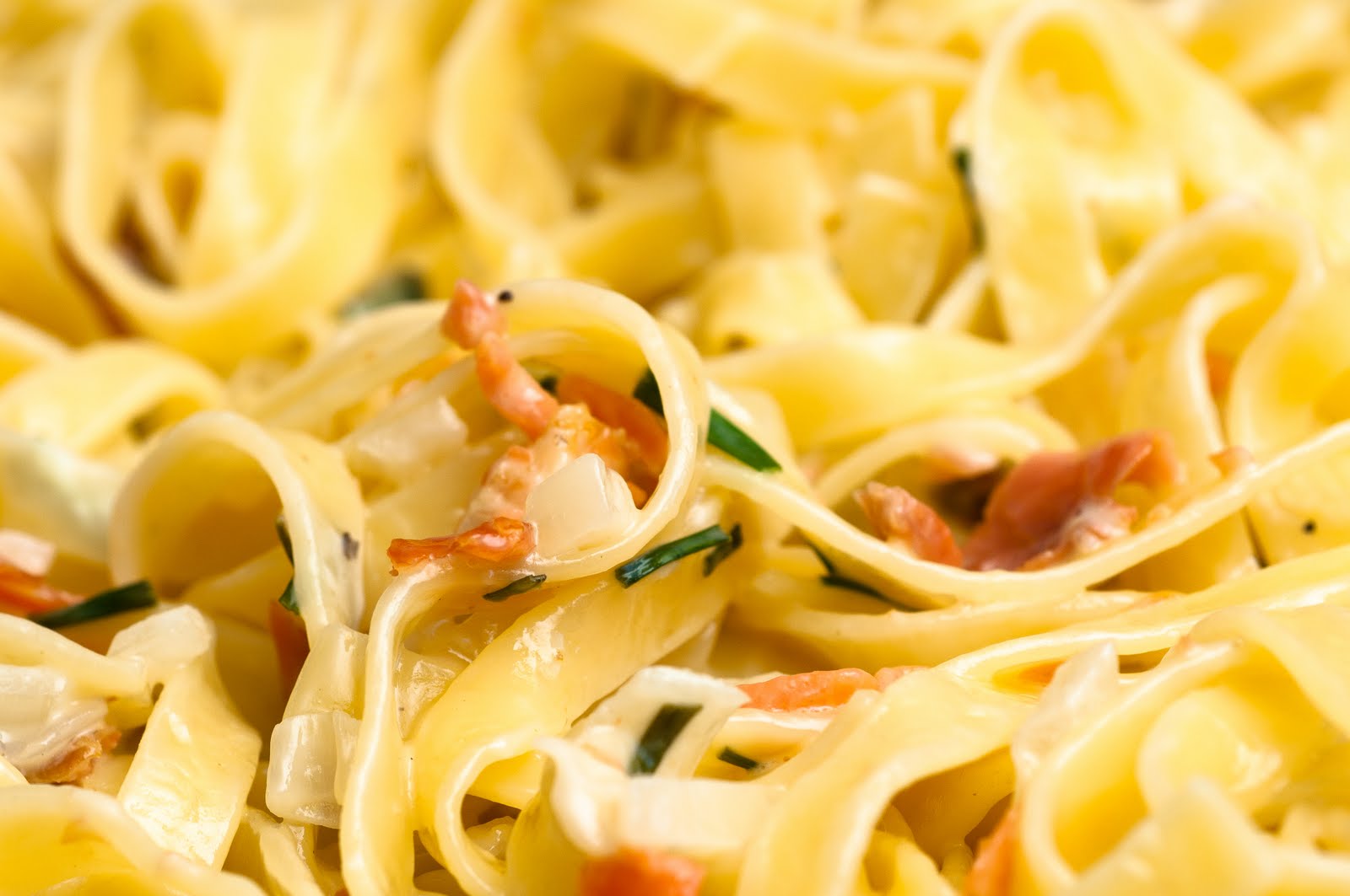 Pastanjauhantaa Savulohipasta